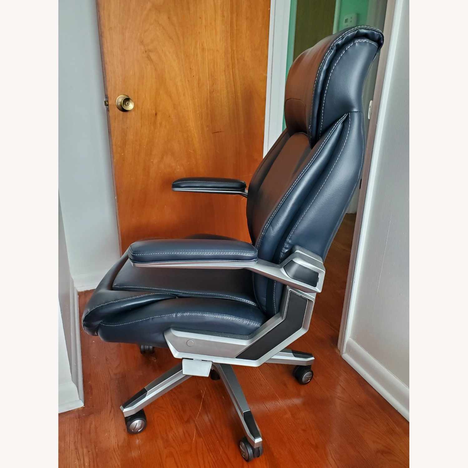 La-Z-Boy Office Chair - image-4