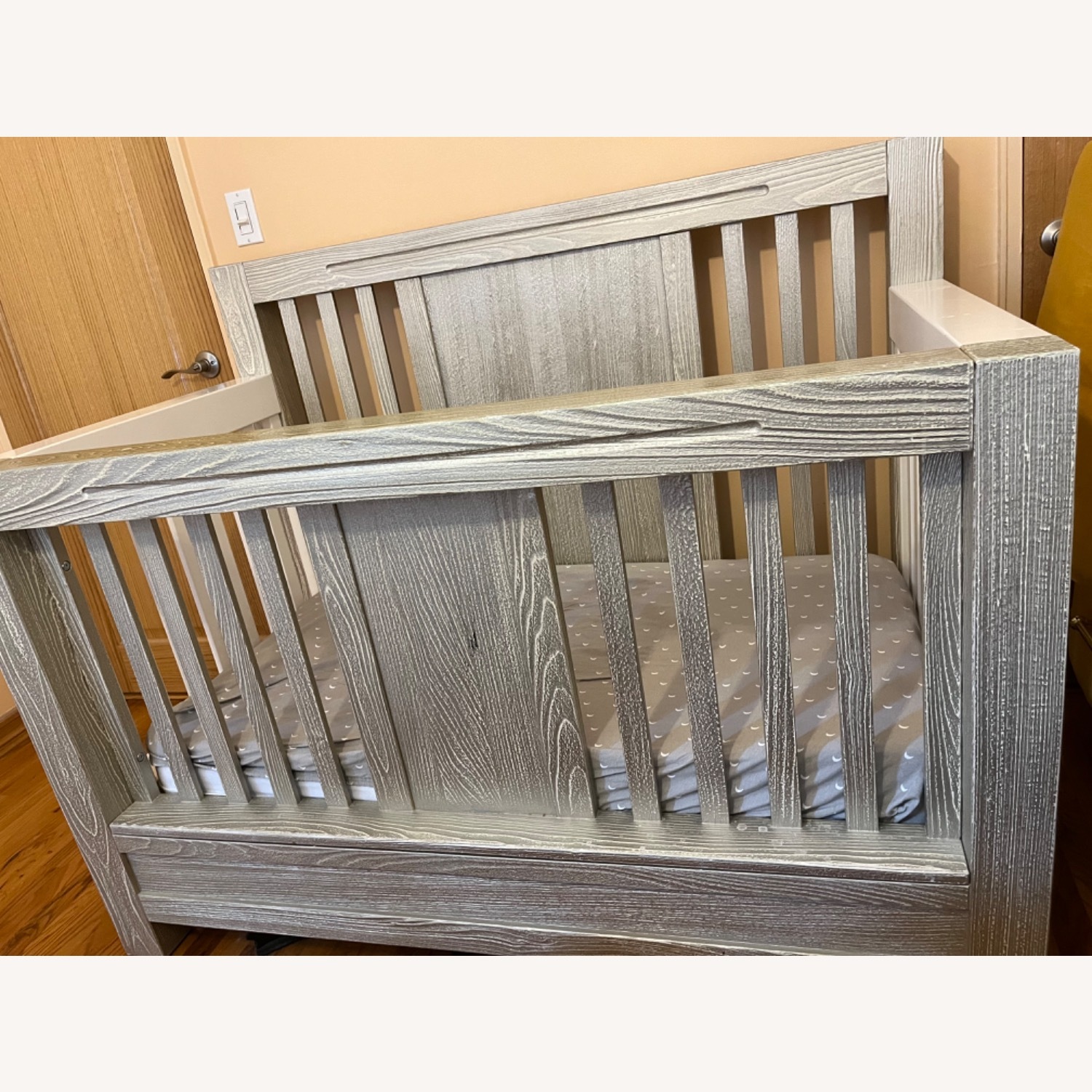 Romina Convertible Crib Light Gray - image-6