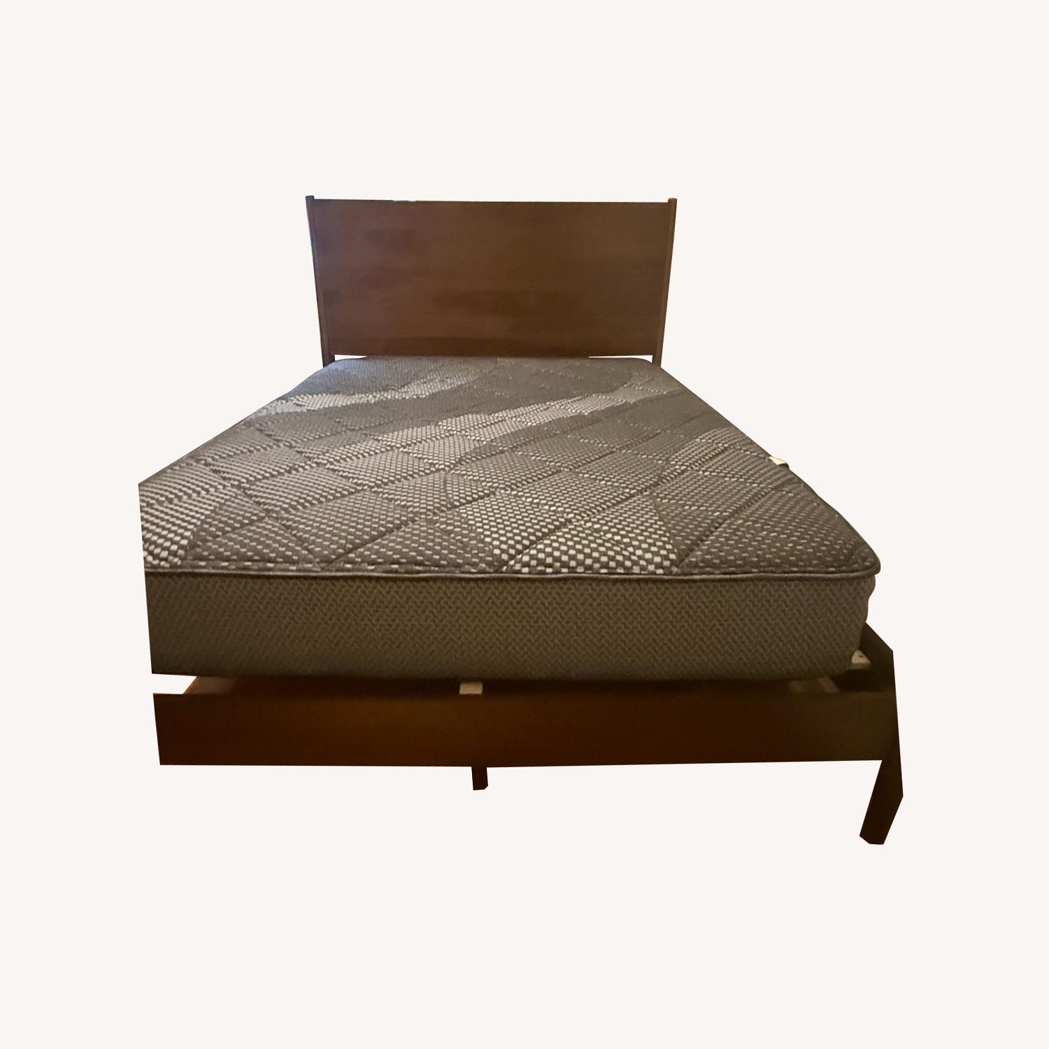 Bettie Queen Brown Platform Bed - image-7