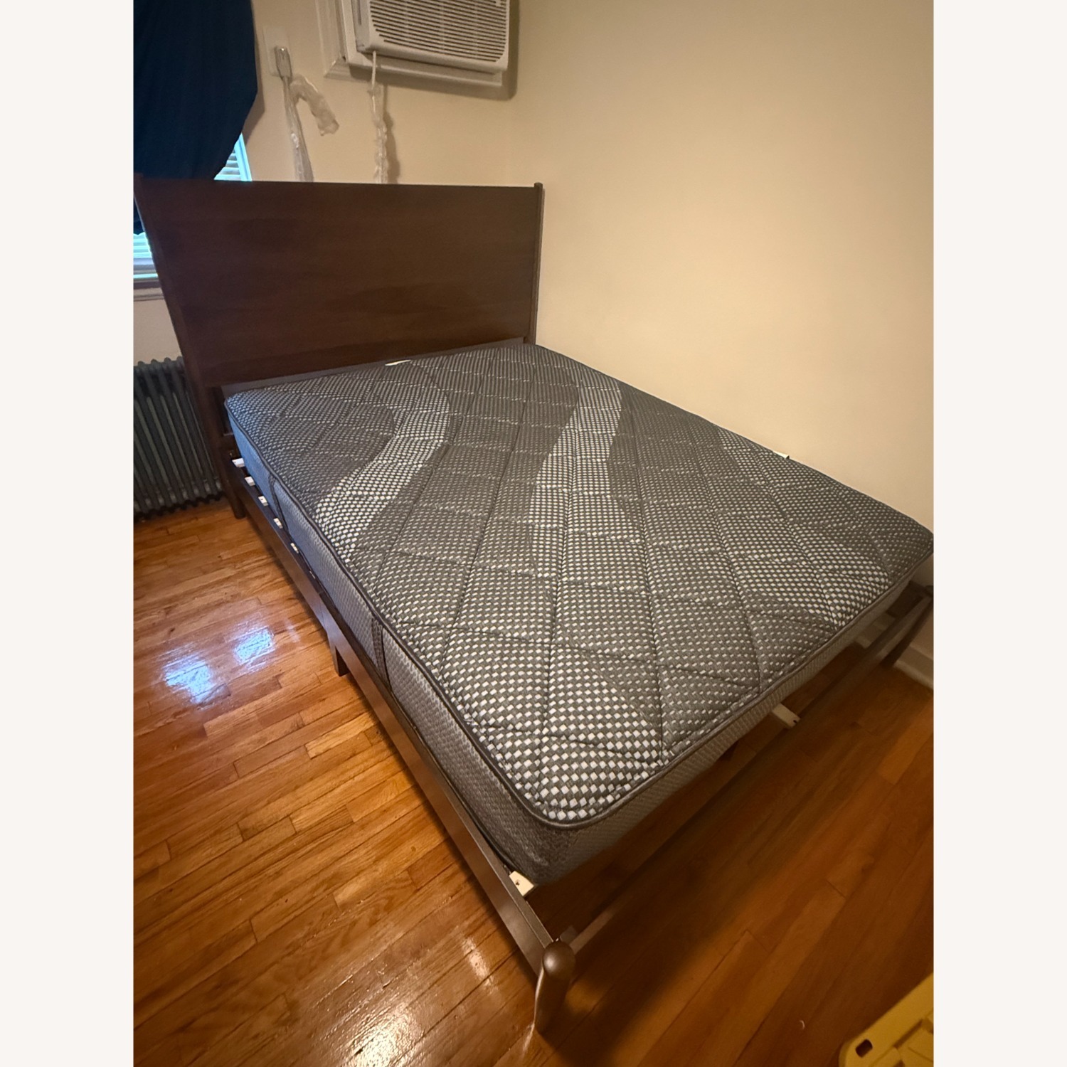 Bettie Queen Brown Platform Bed - image-4