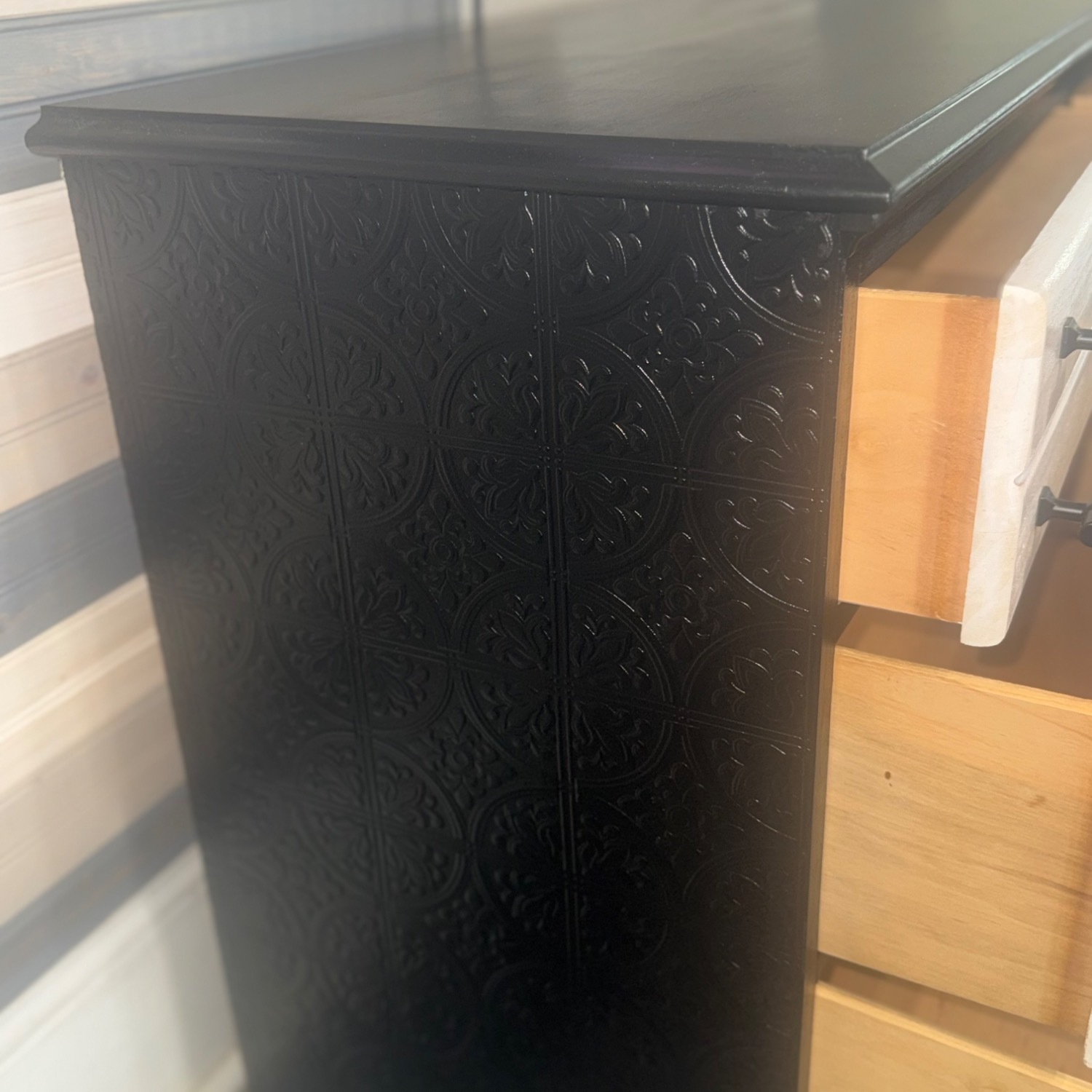 Carolina Furniture Works Dresser W 6 Drawers - image-2