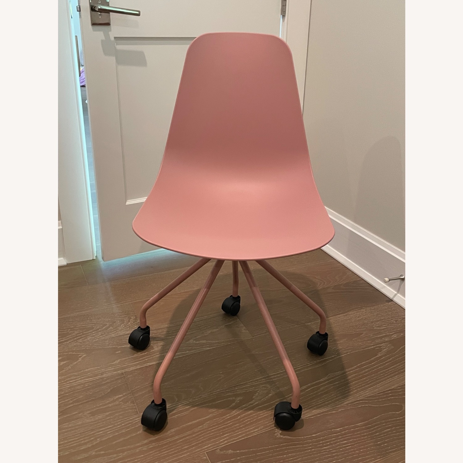 Article Svelti Office Chair - image-1