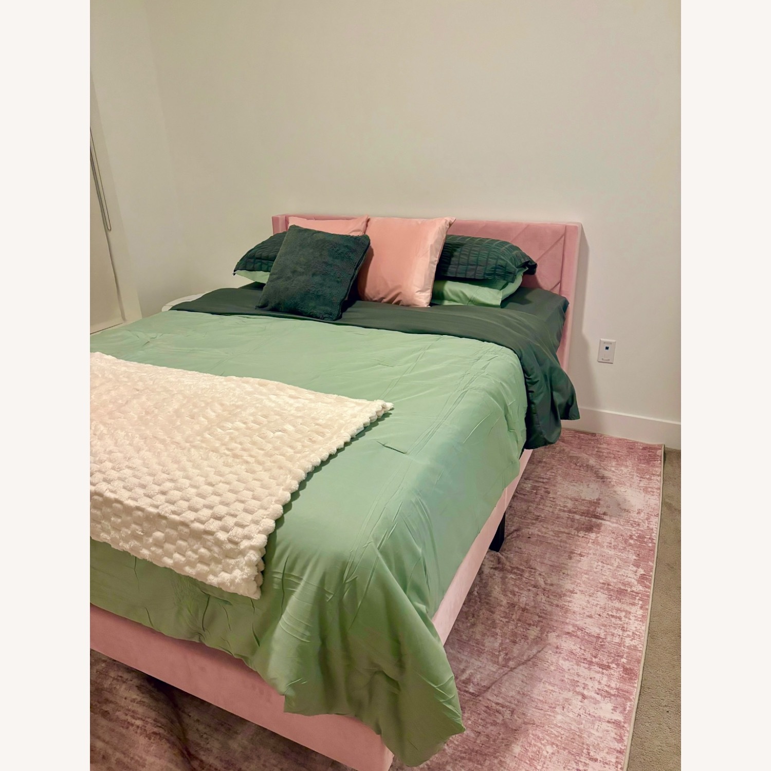 Yaheetech Queen Bed Frame Upholstered Platform Bed - image-2