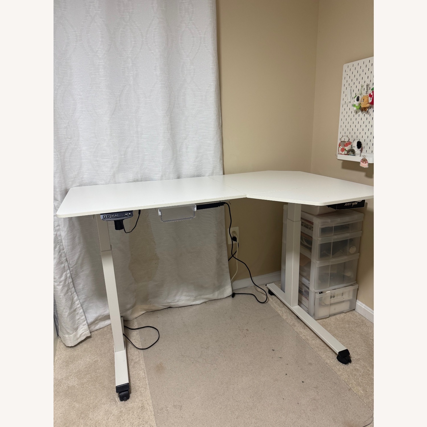 FEZIBO Reversible L-Shaped Electric Standing Desk - image-1