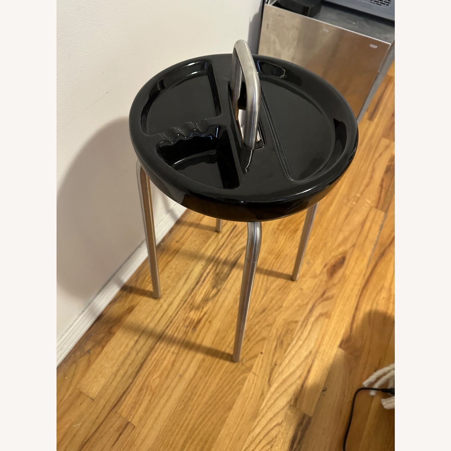 Side Table Ashtray - image-2
