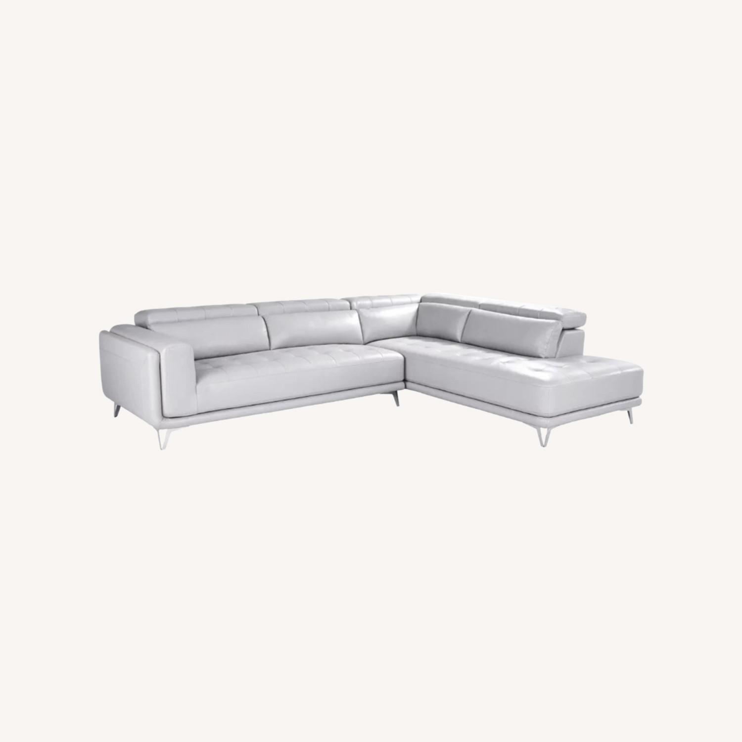 Hudson Heights 2 Pc Right Arm Chaise Sectional - image-0