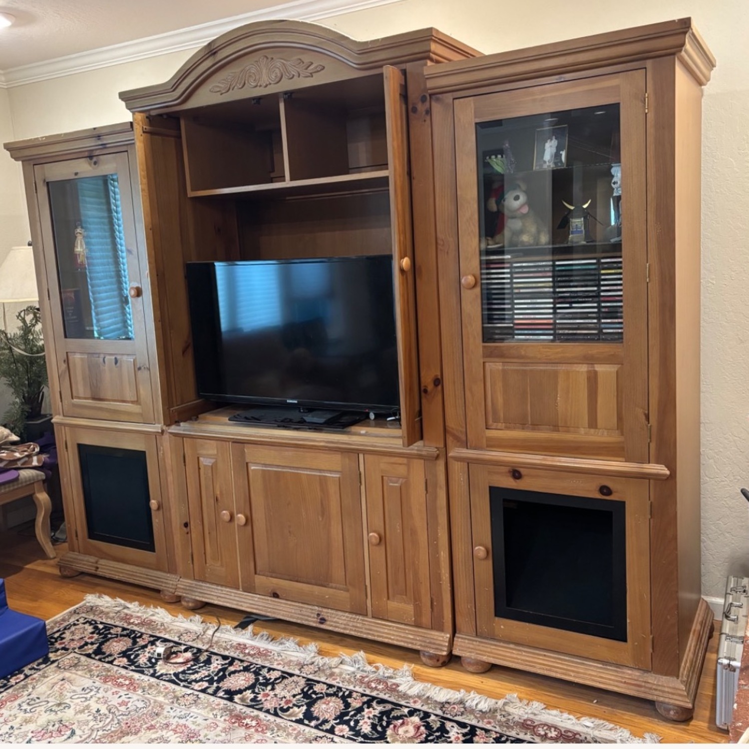 Broyhill 3-section Entertainment Center - image-3