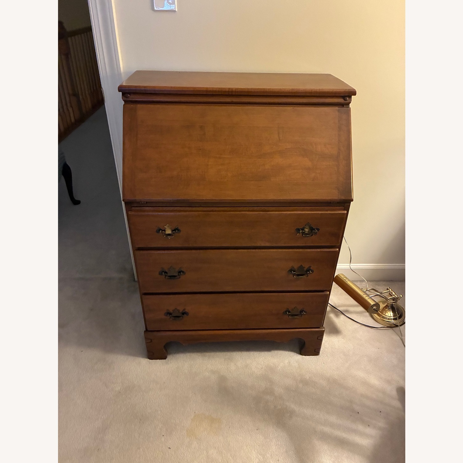 Thomasville (TFI) Solid Maple Slant Desk - image-1