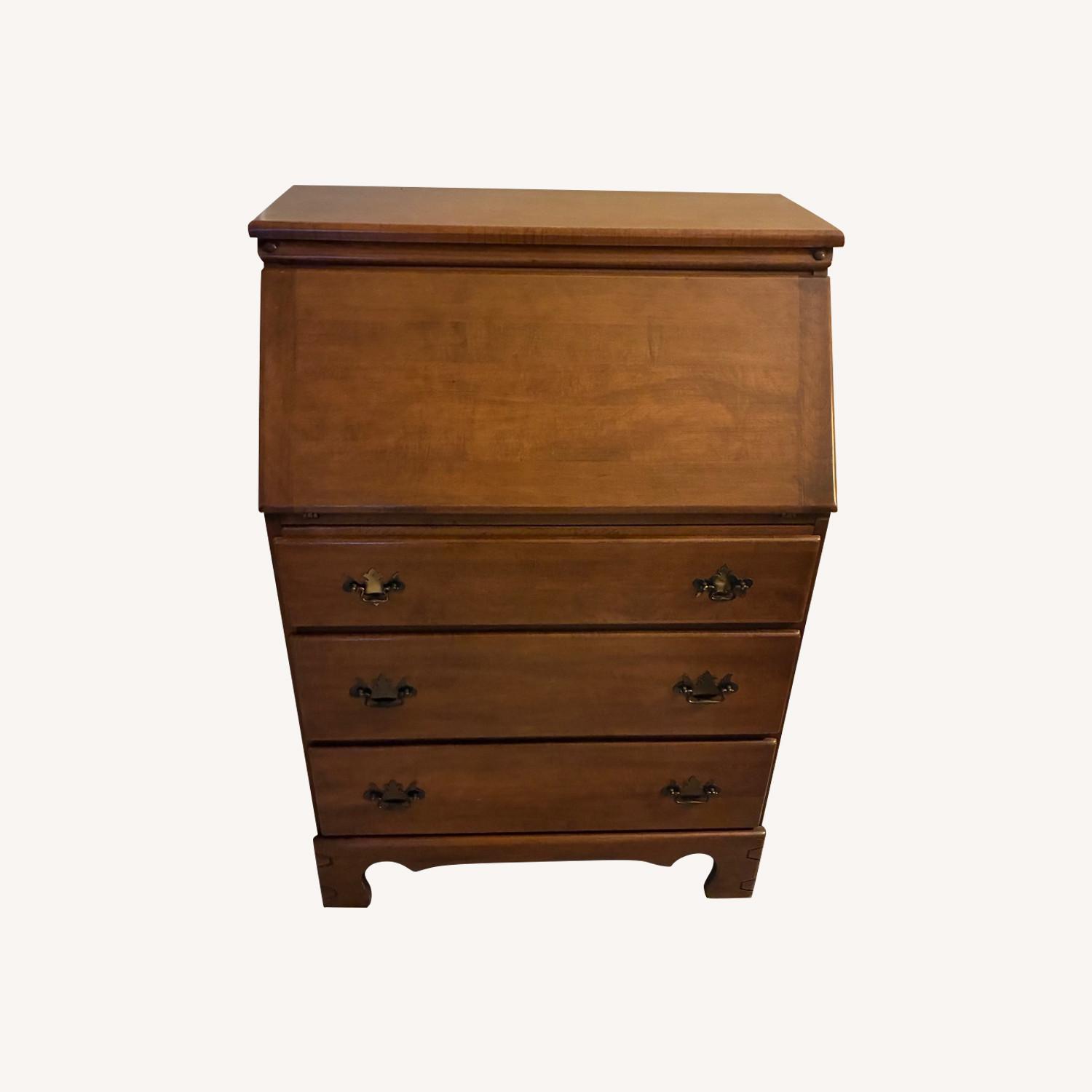 Thomasville (TFI) Solid Maple Slant Desk - image-0