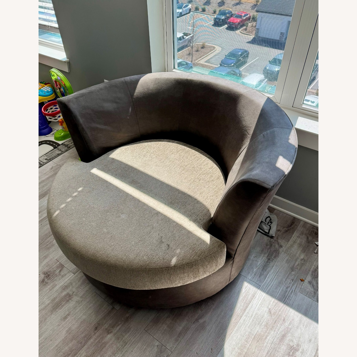 Rooms To Go Swivel Chair - Taupe - image-3