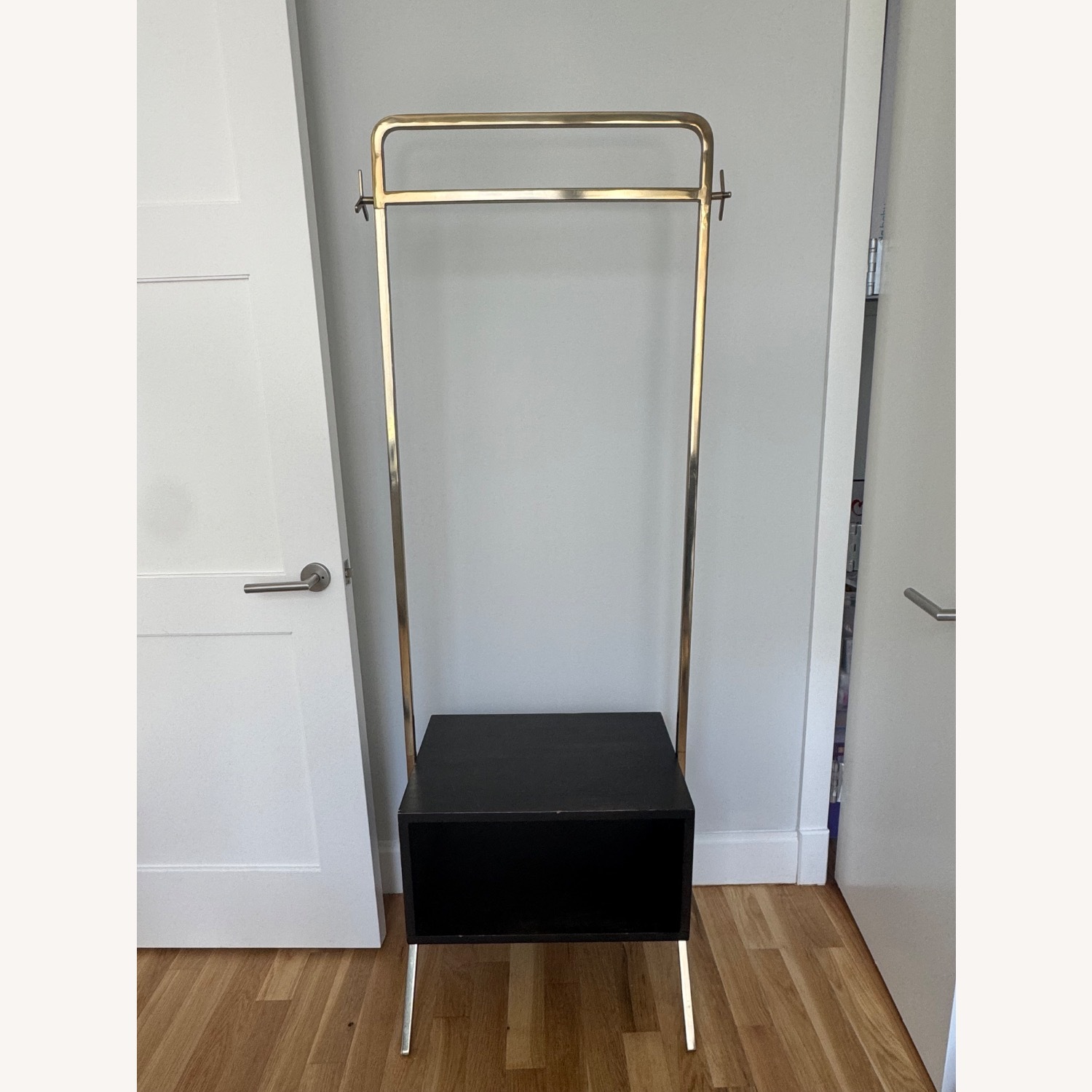 Black and Gold Valet - image-1