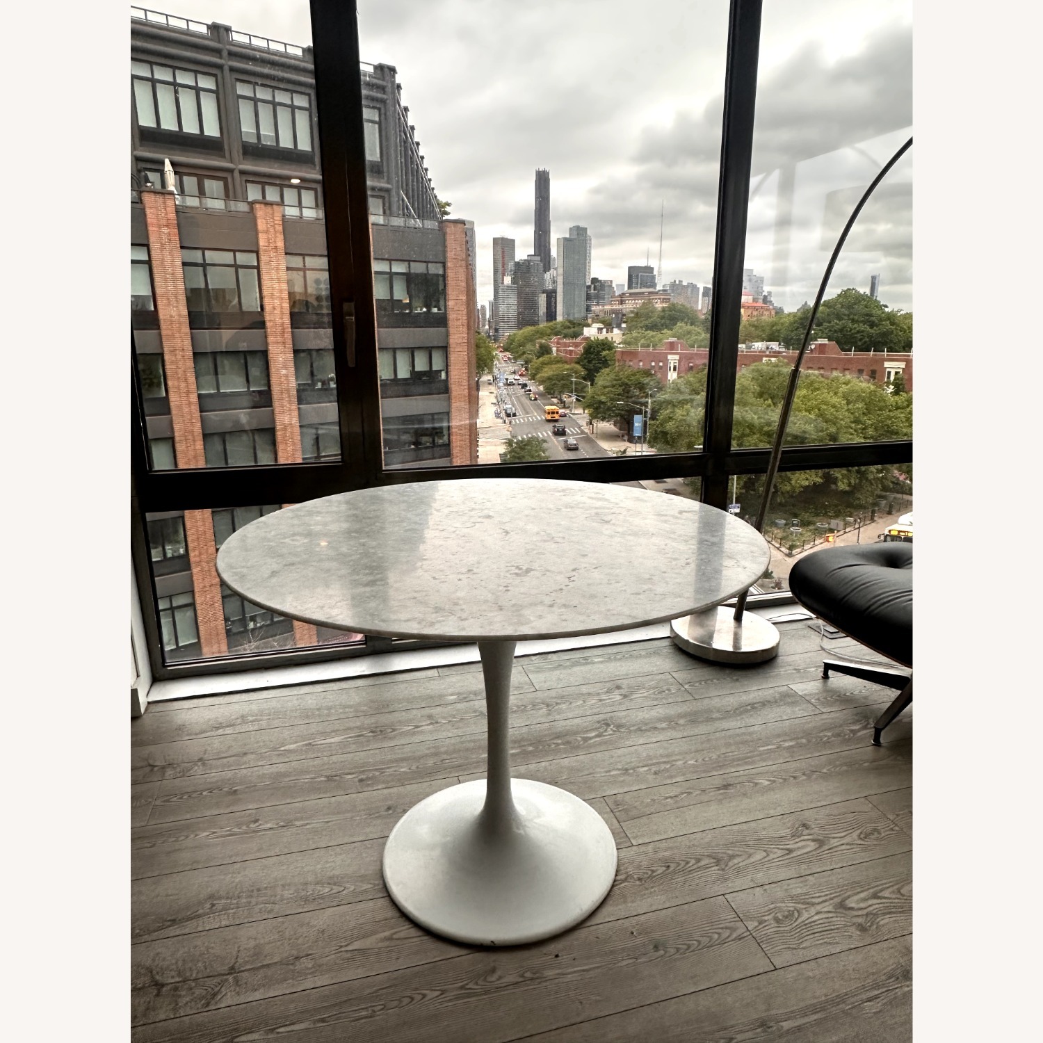 Tulip Table Round - Carrara Table - image-4