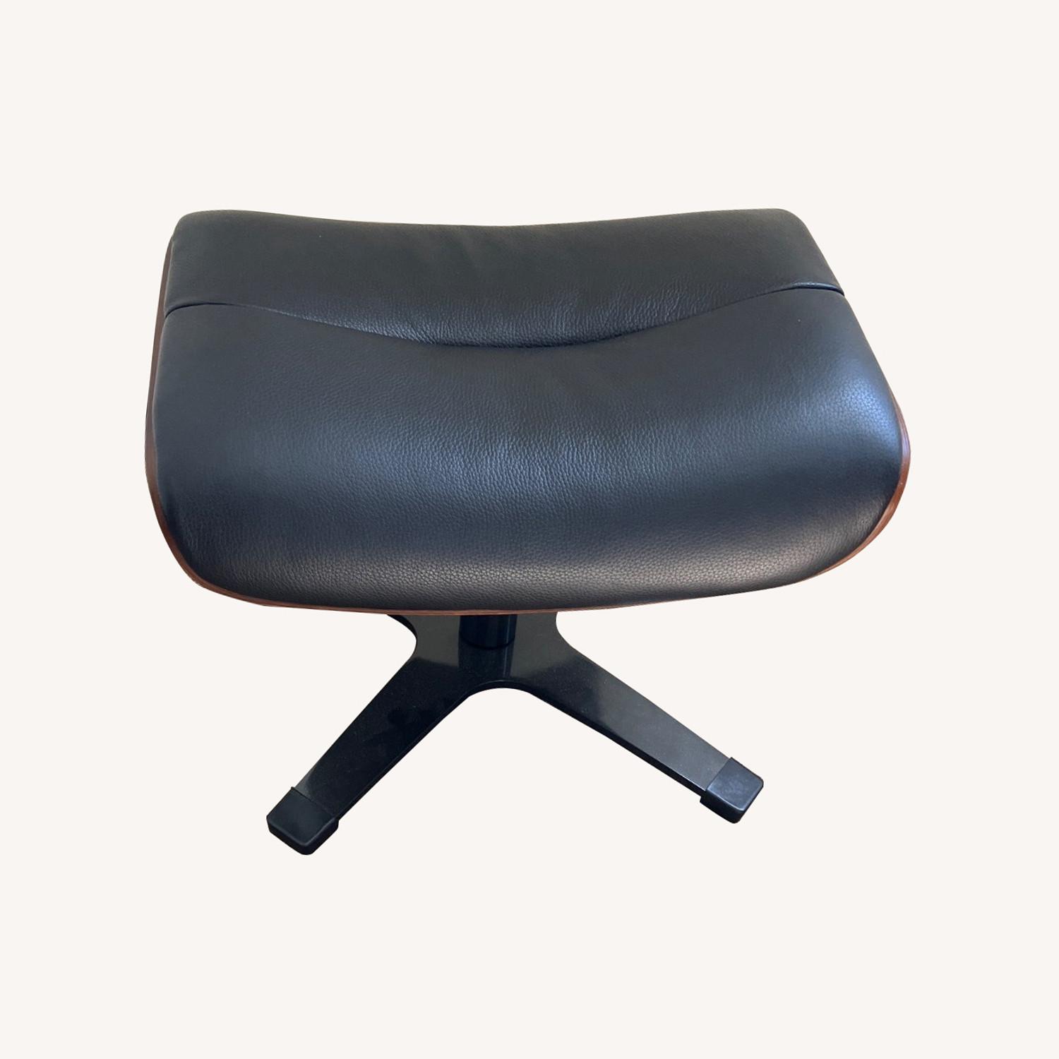 Leather Swival Recliner W Ottoman - image-12