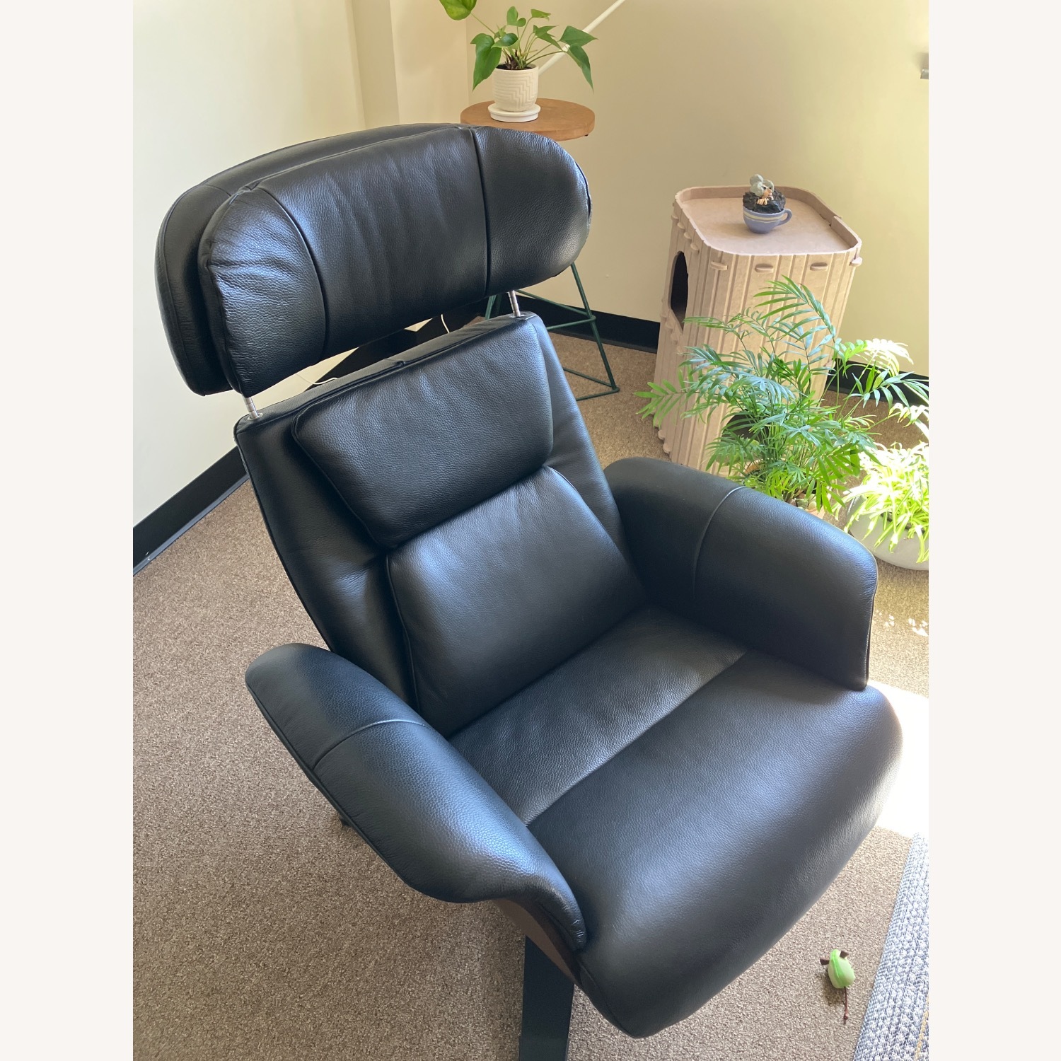 Leather Swival Recliner W Ottoman - image-6