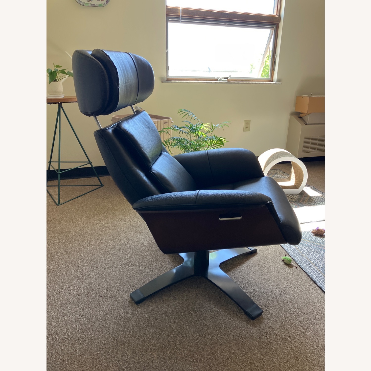 Leather Swival Recliner W Ottoman - image-2