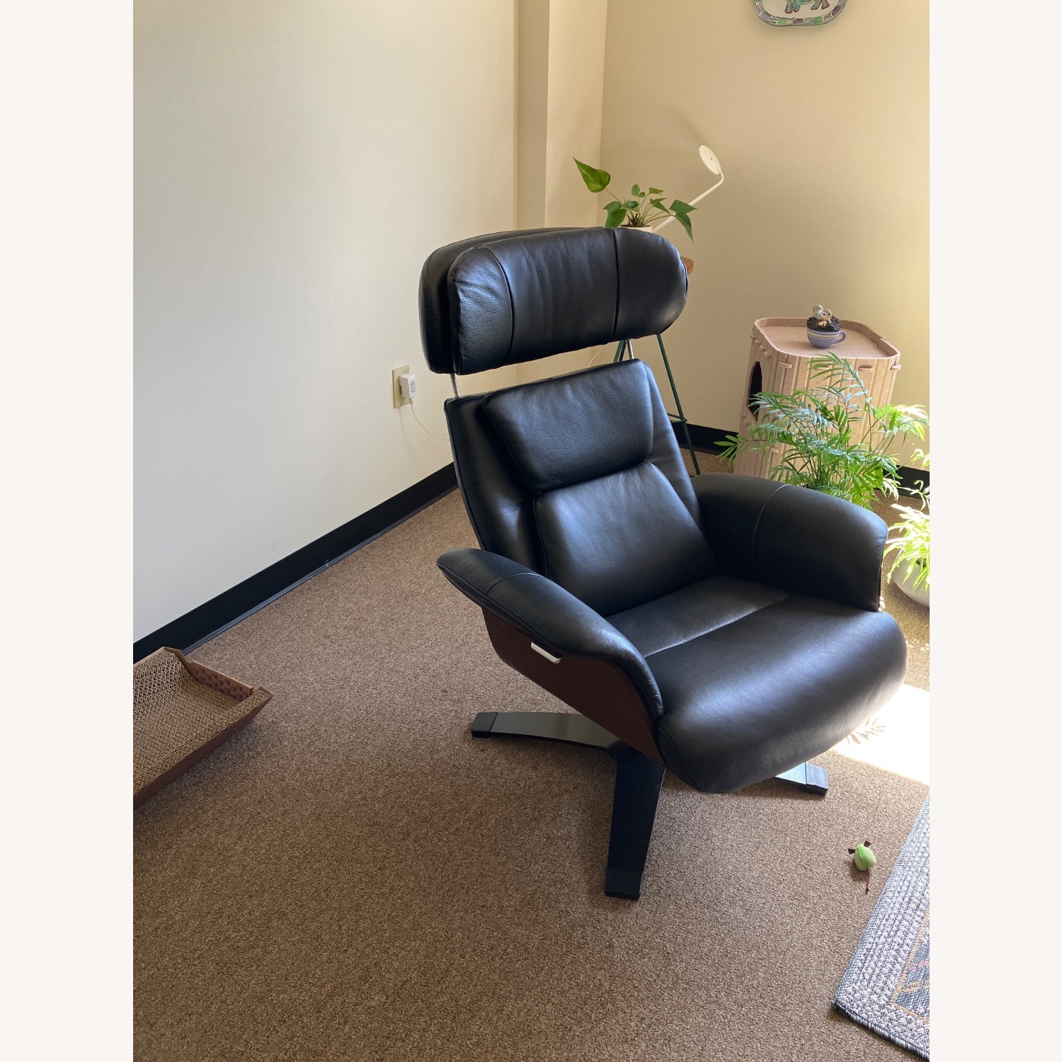 Leather Swival Recliner W Ottoman - image-5