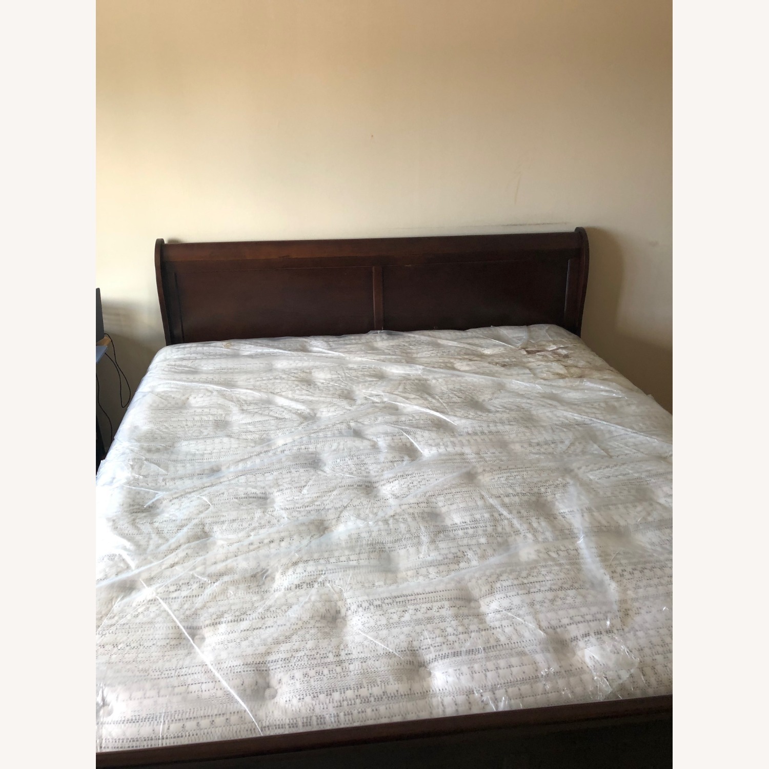 Neo Classic King Bed - image-2