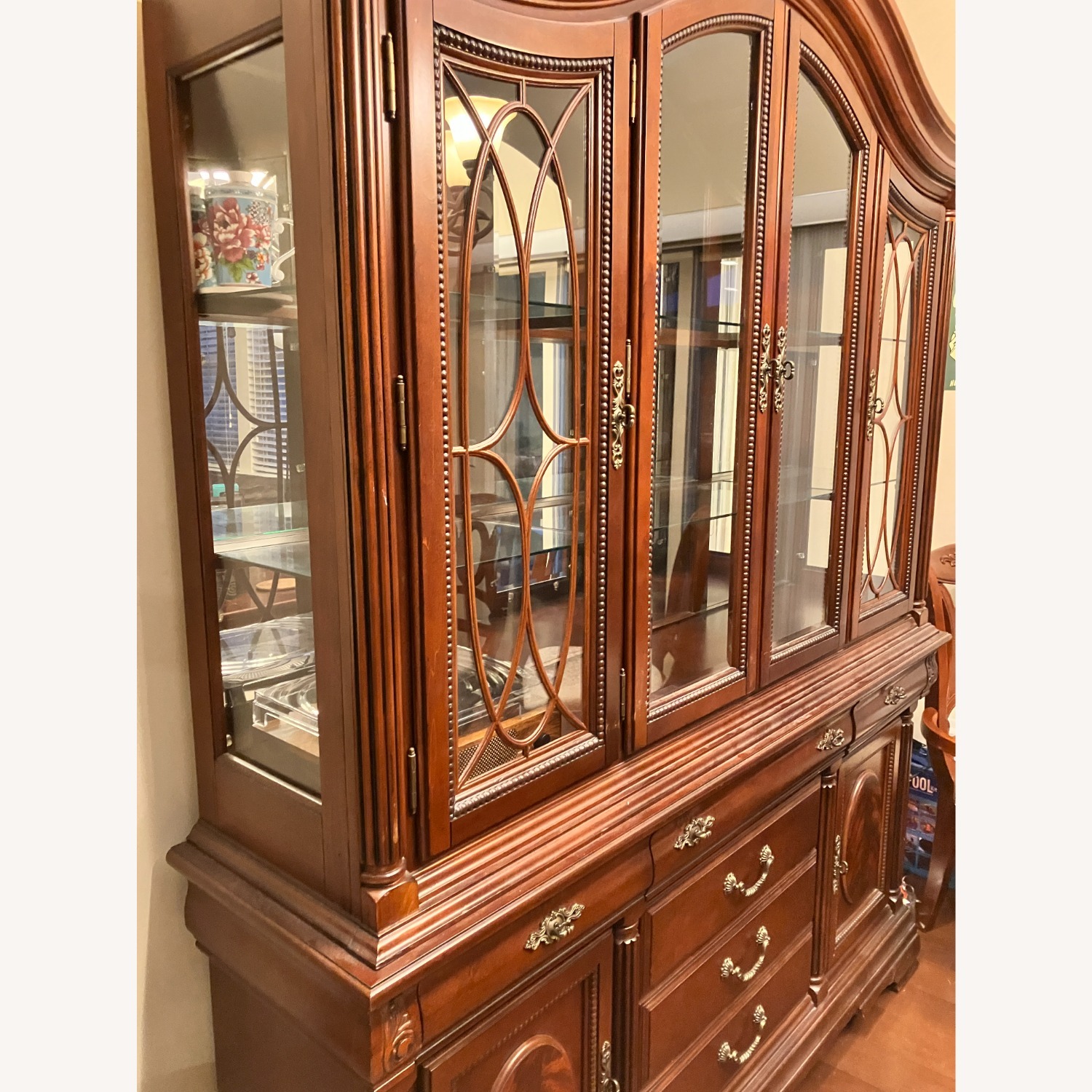 Vintage China Curio Cabinet - image-2