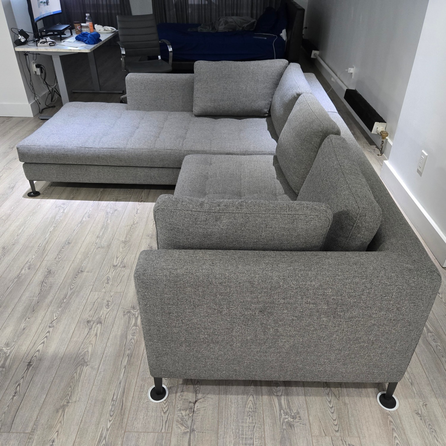 Della Robia Avery 2-piece Sectional - image-3