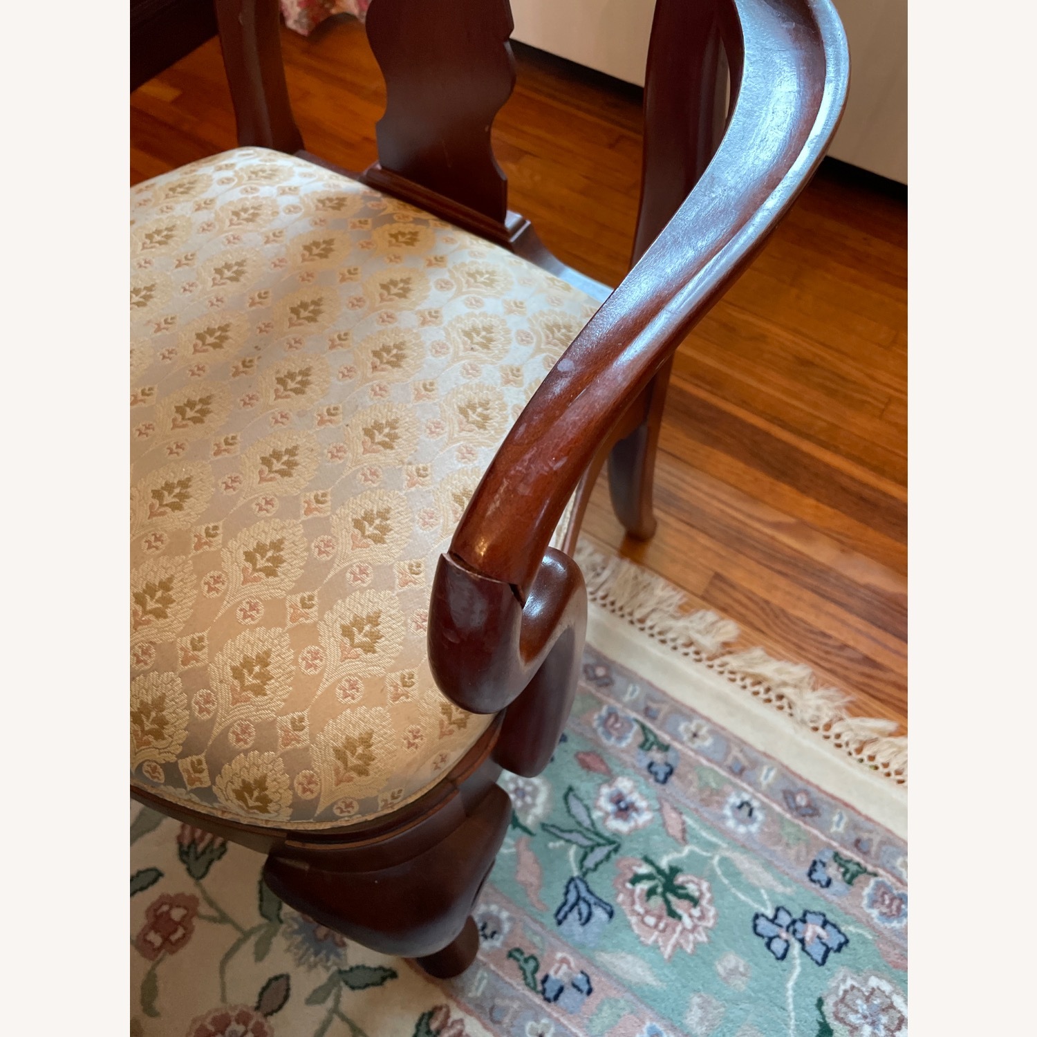 Ethan Allen Queen Ann Dining Table & Chairs  - image-4