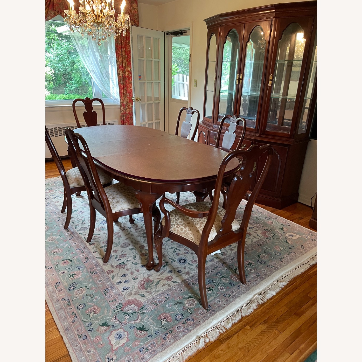 Ethan Allen Queen Ann Dining Table & Chairs  - image-3