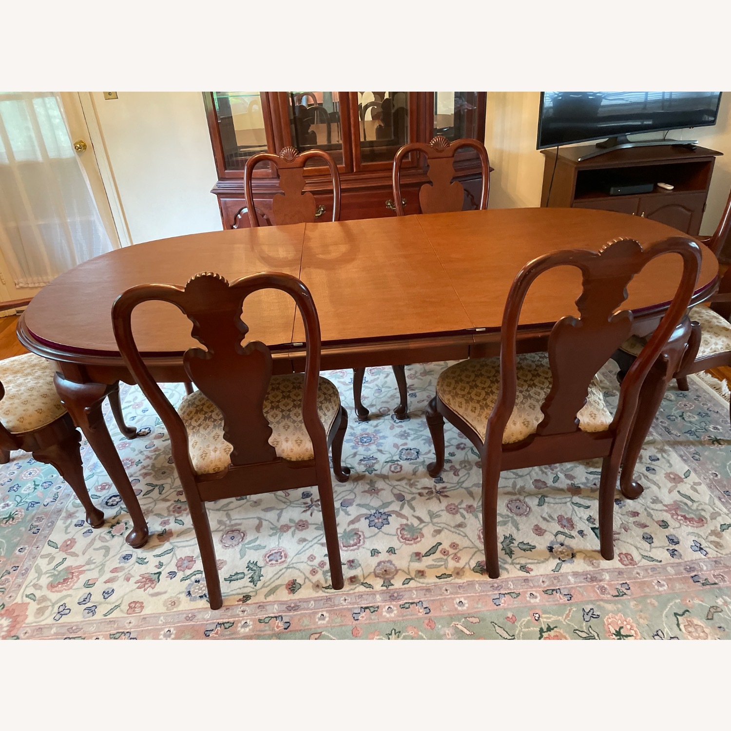 Ethan Allen Queen Ann Dining Table & Chairs  - image-2