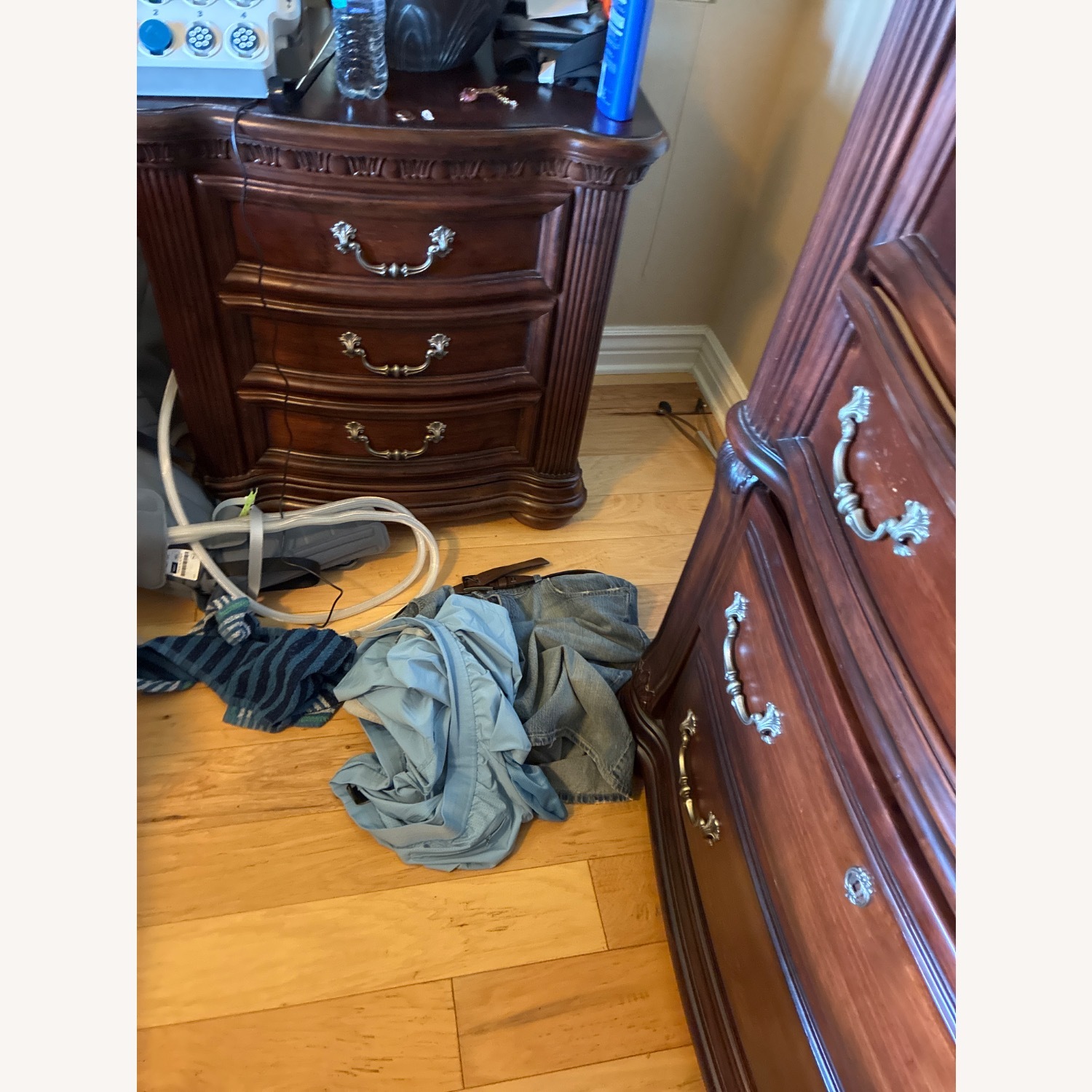 2 Nightstands - image-1