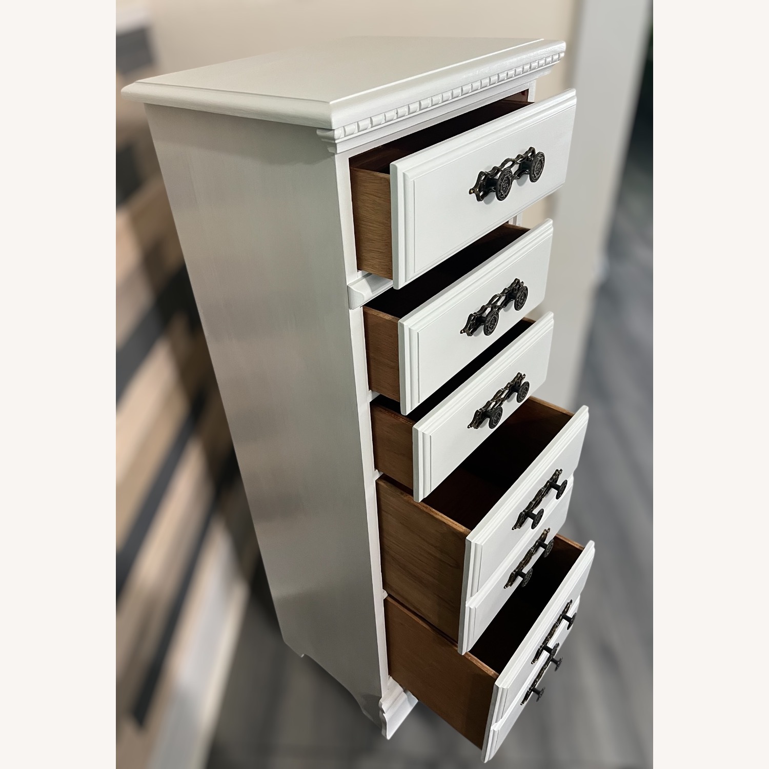 Solid Wood Lingerie Dresser - image-4