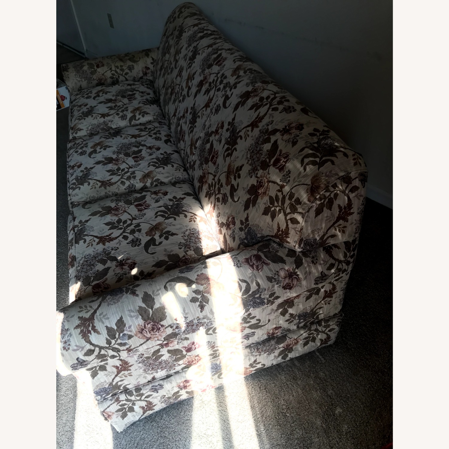 3-Seat Vintage Floral Couch - image-4