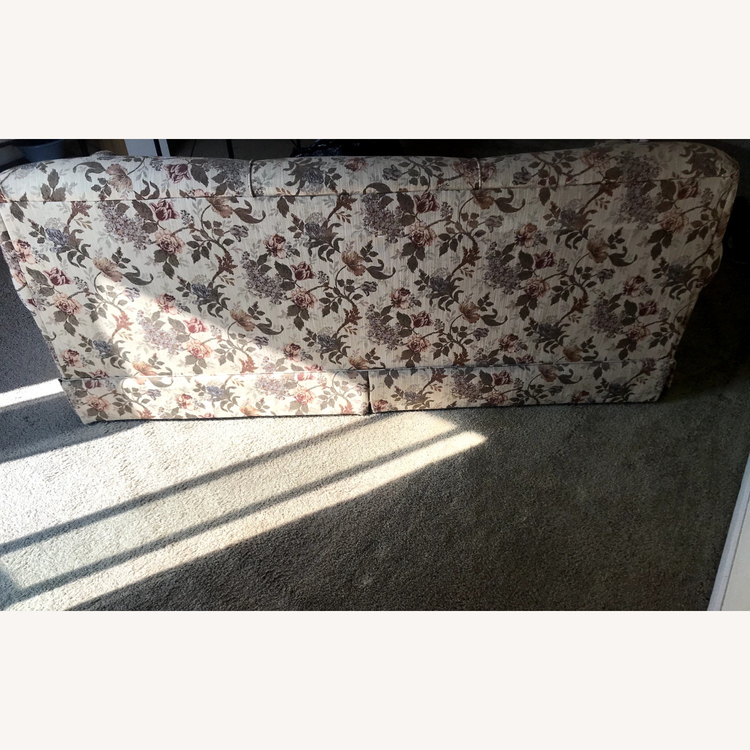 3-Seat Vintage Floral Couch - image-5