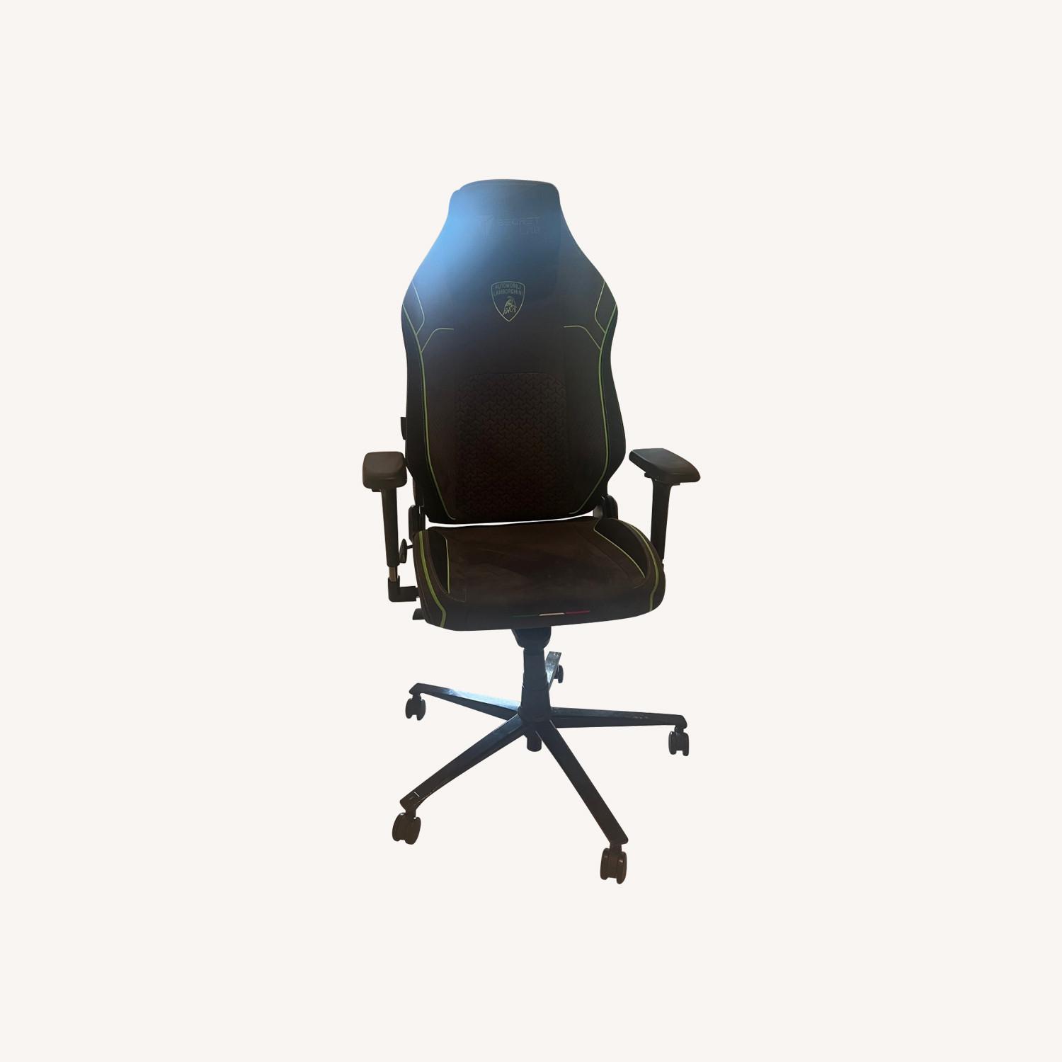 Secret Lab Titan Evo Chair w Memory Foam Pillow - image-0