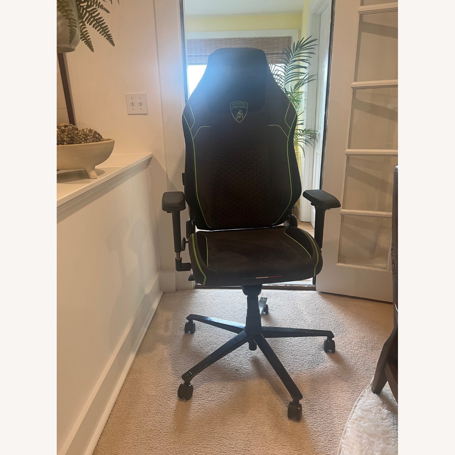 Secret Lab Titan Evo Chair w Memory Foam Pillow - image-1