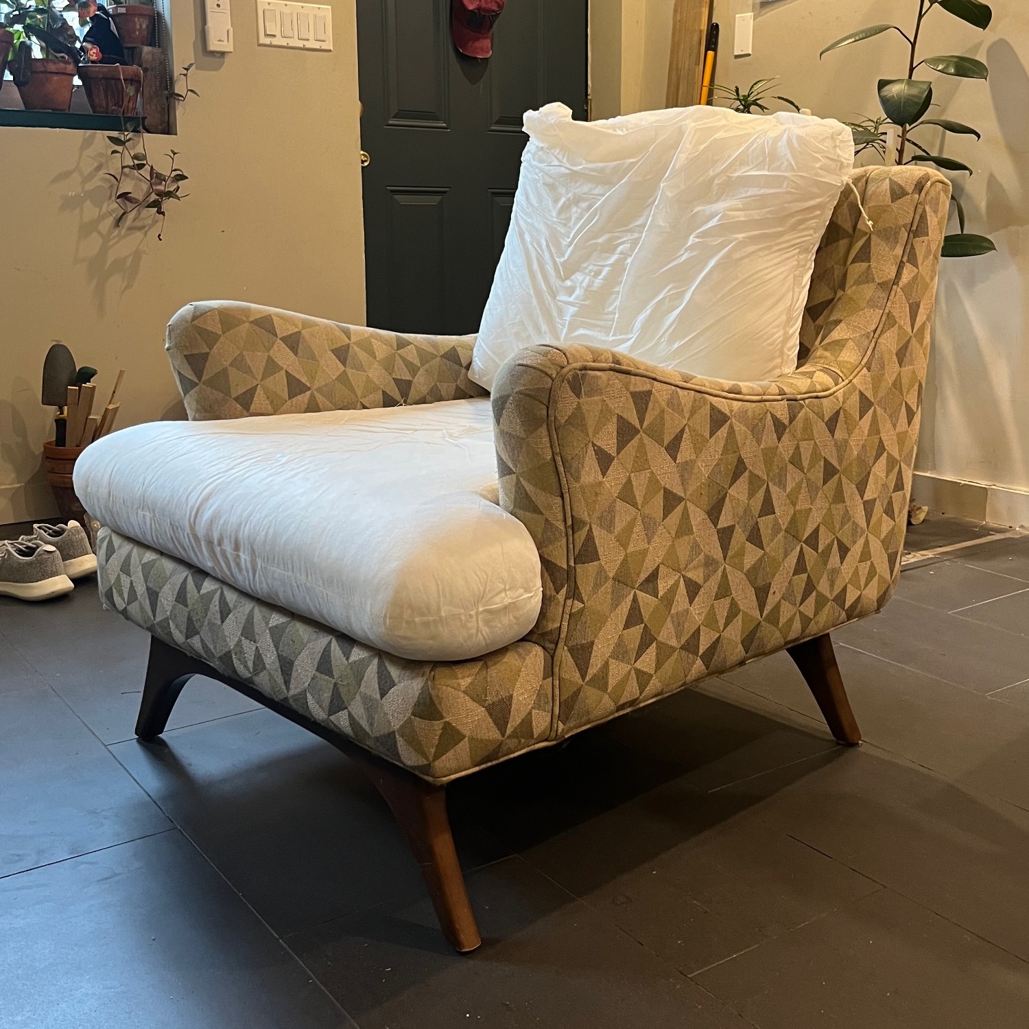 Younger Furniture Mid Century Modern Lewis Chair - image-3