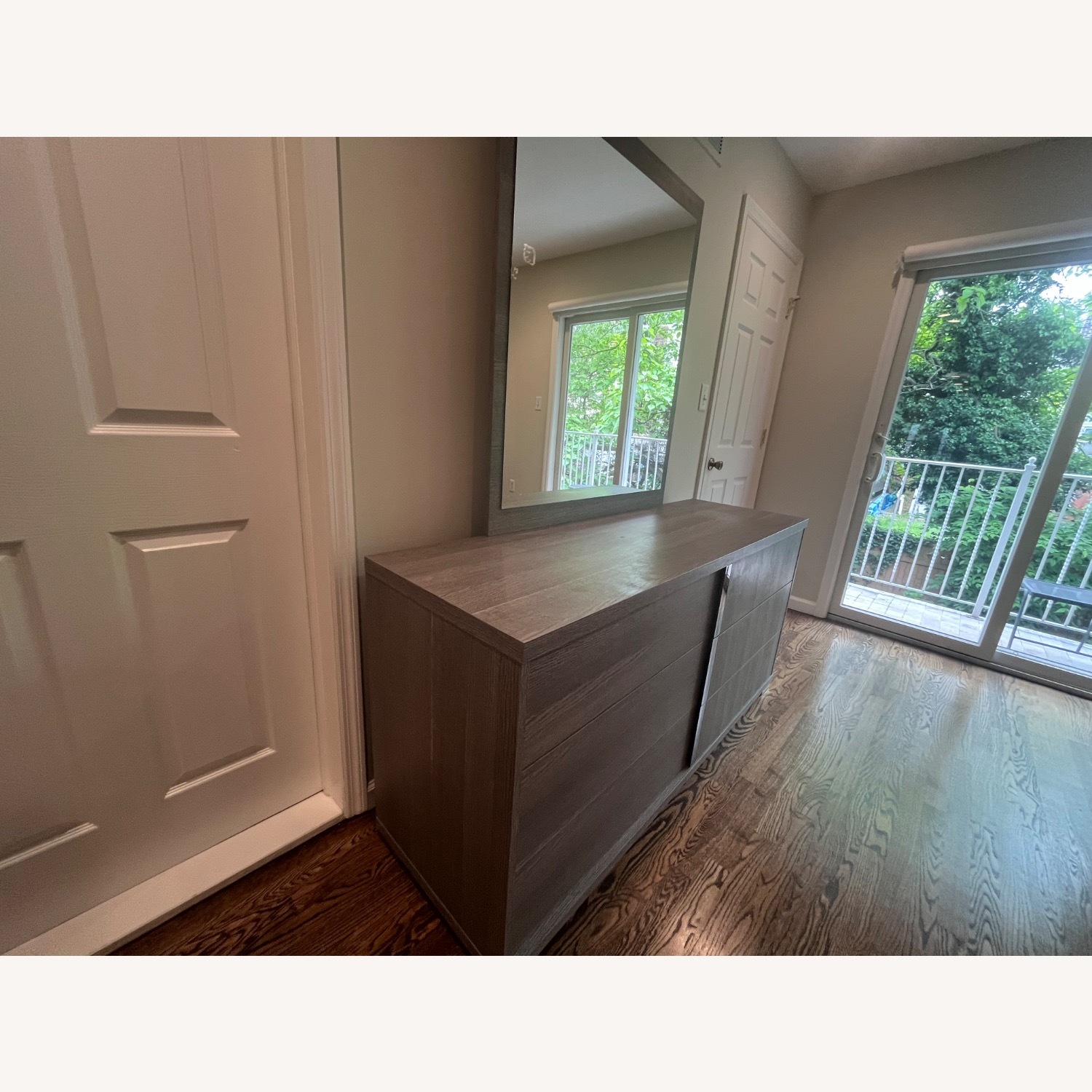 Modern Tivoli Dresser with Mirror - image-2