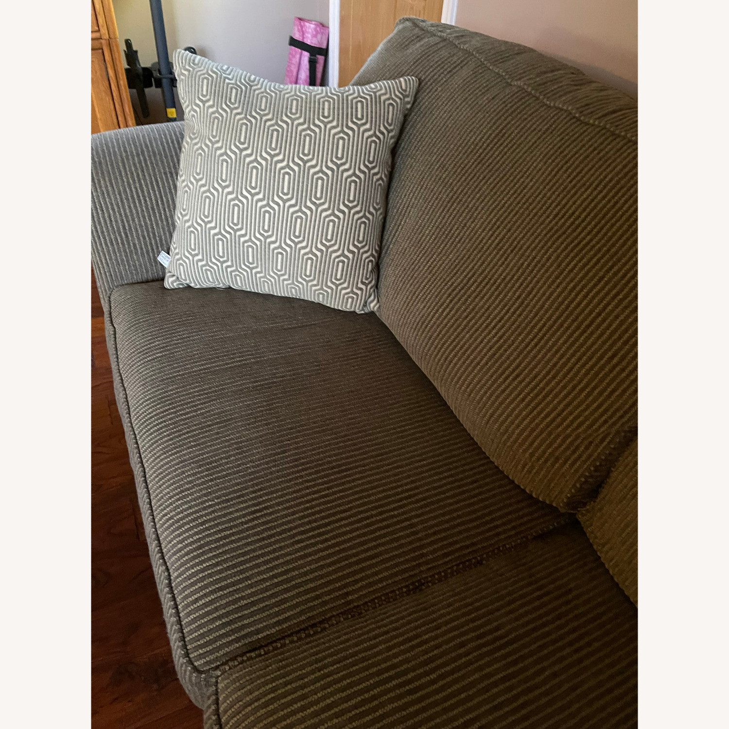 Broyhill Queen Sleeper Couch - image-3