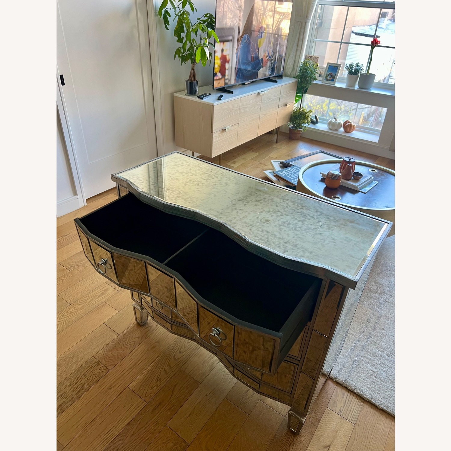 Mirror Dresser - image-1