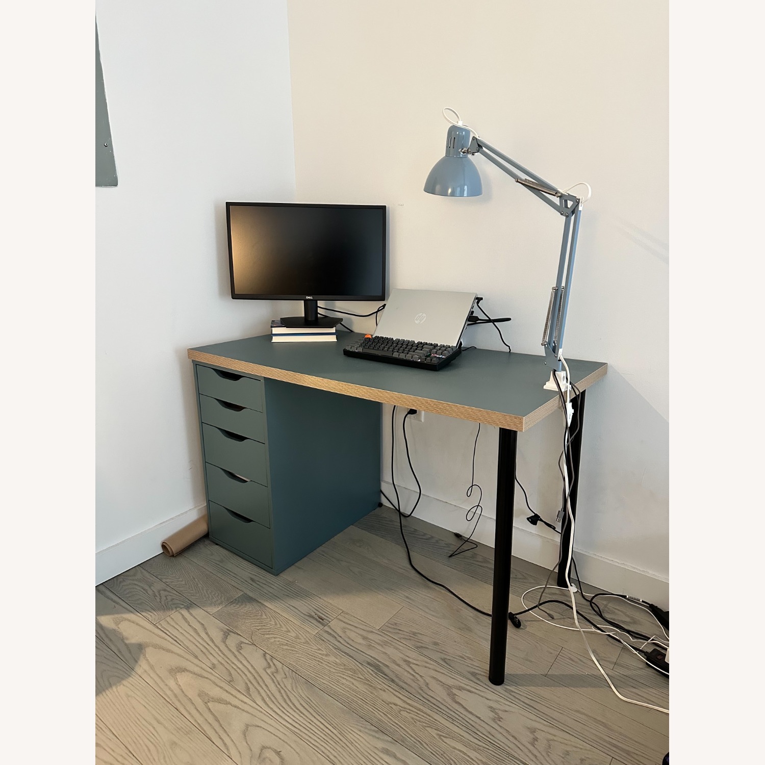 IKEA LAGKAPTEN Desk - image-2