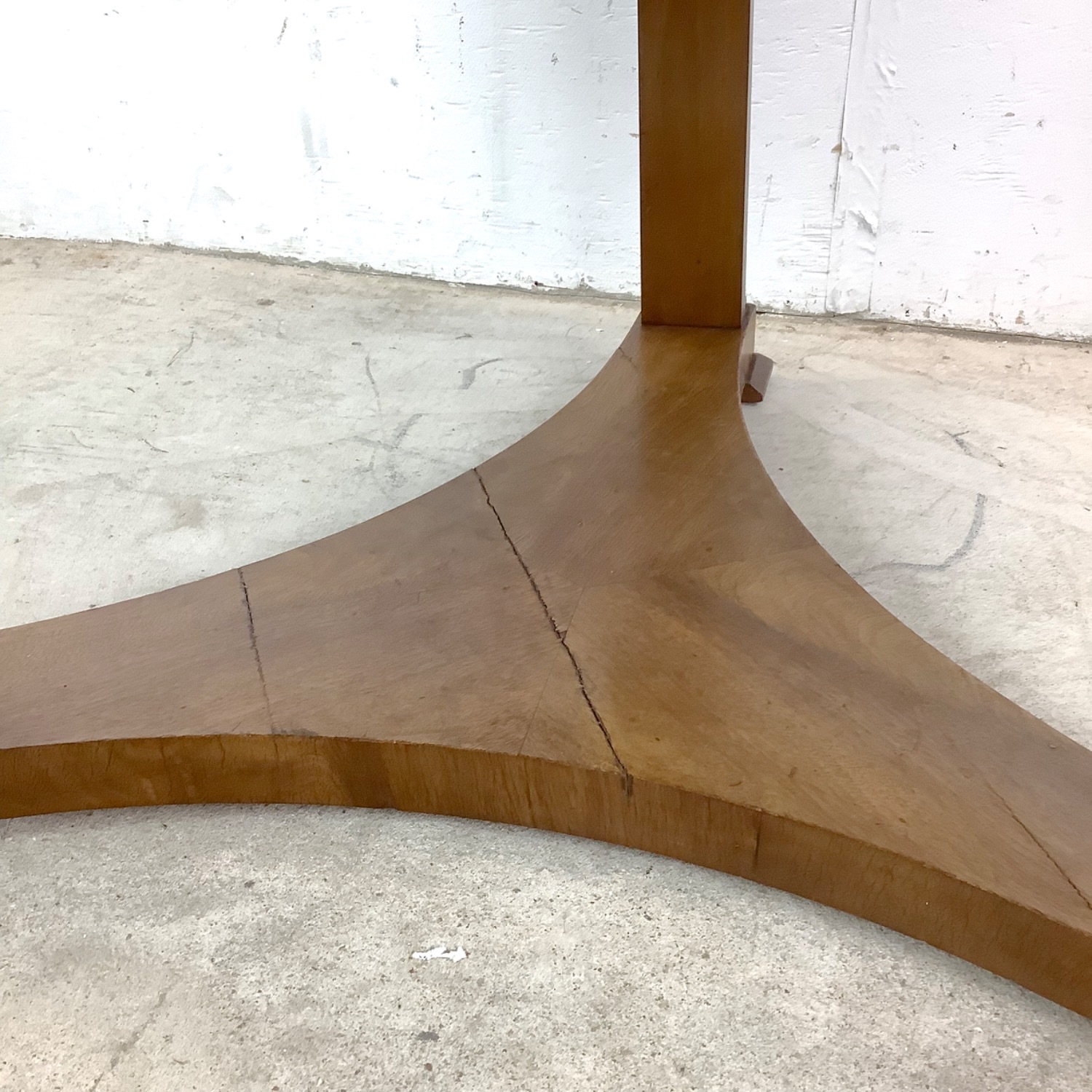 Neoclassical Gueridon Table - image-13