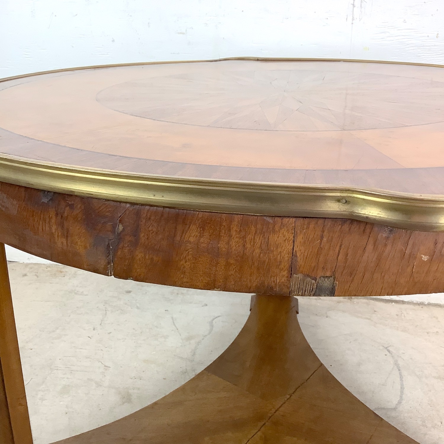 Neoclassical Gueridon Table - image-14