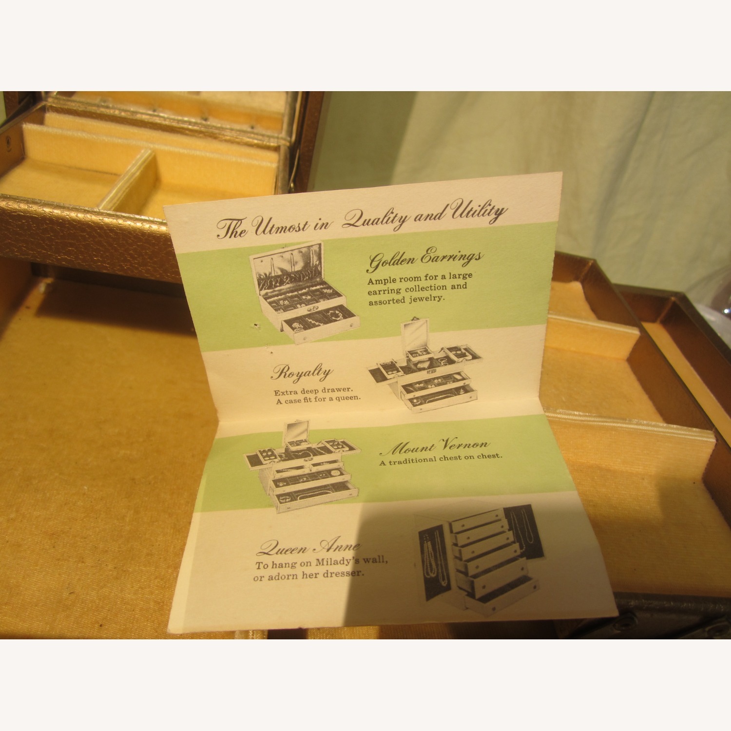 Vintage Jewelry Box - image-4