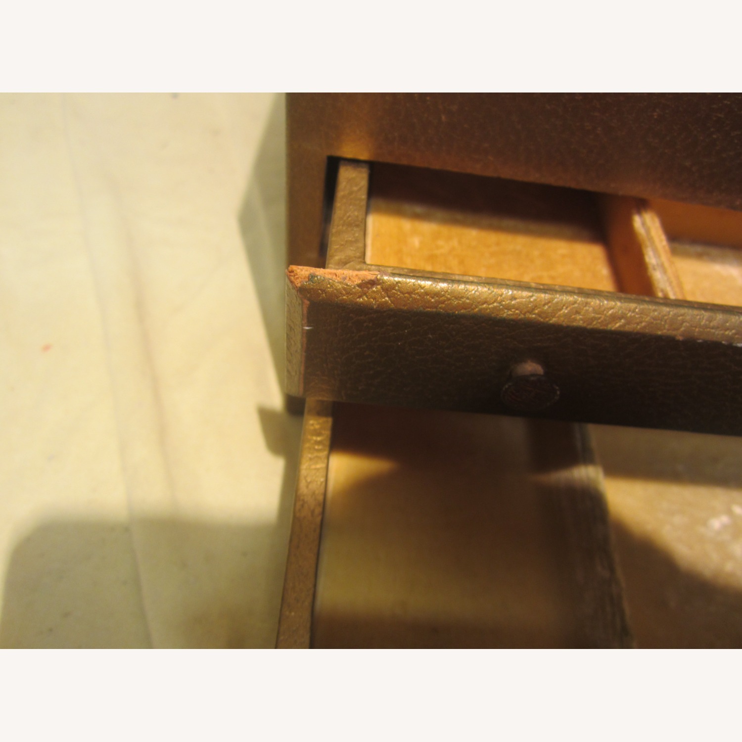 Vintage Jewelry Box - image-6
