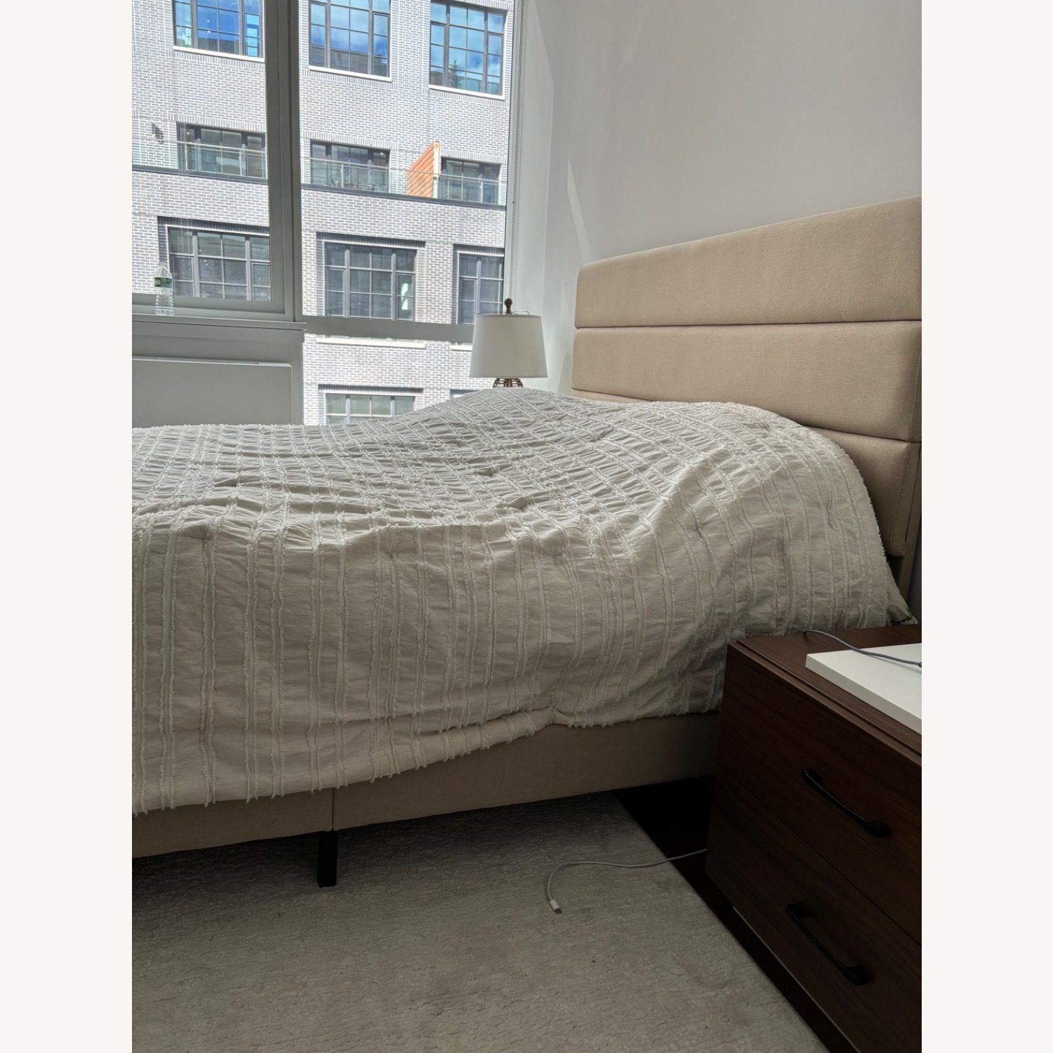 Elison Platform Bed  - image-4