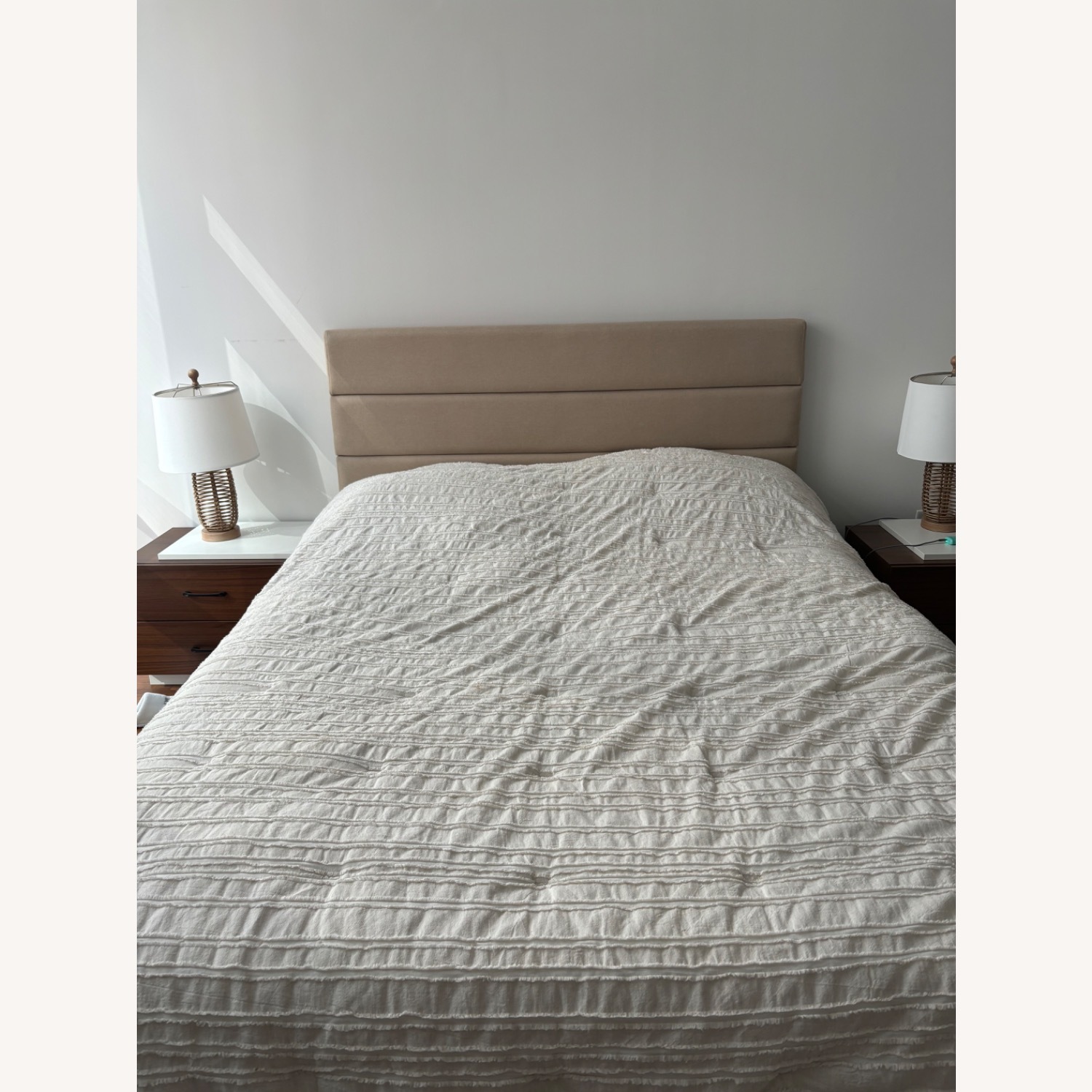 Elison Platform Bed  - image-2