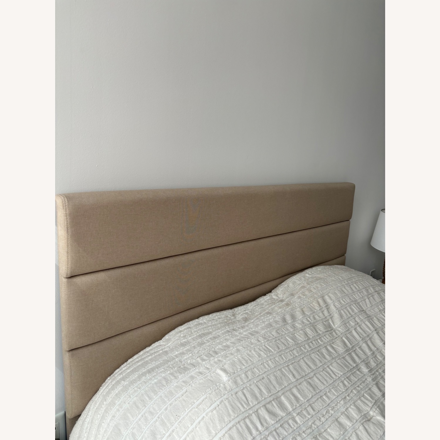 Elison Platform Bed  - image-3