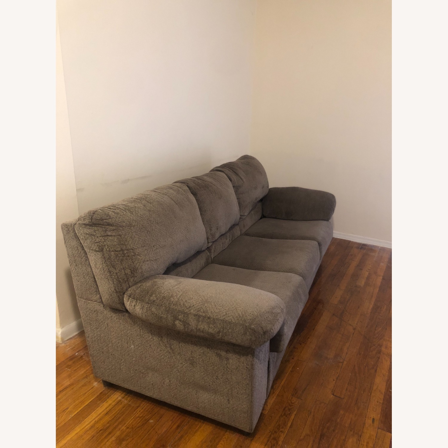  Homey Couch - image-5