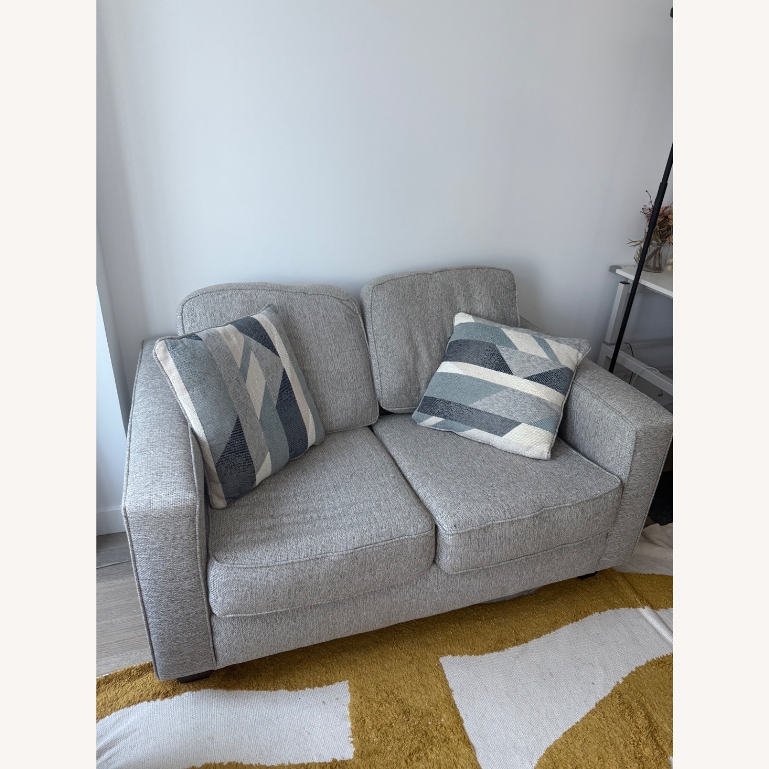 Rooms To Go Ridgewater Loveseat - image-3