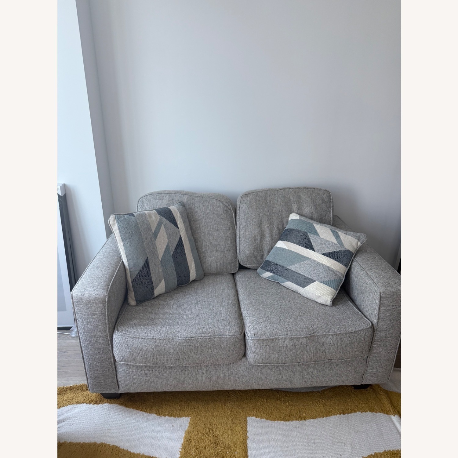 Rooms To Go Ridgewater Loveseat - image-1