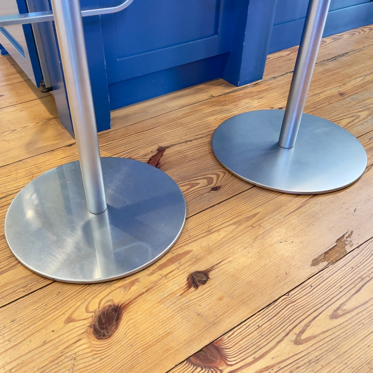 Set of 4 LEM Adjustable Piston Stools  - image-6