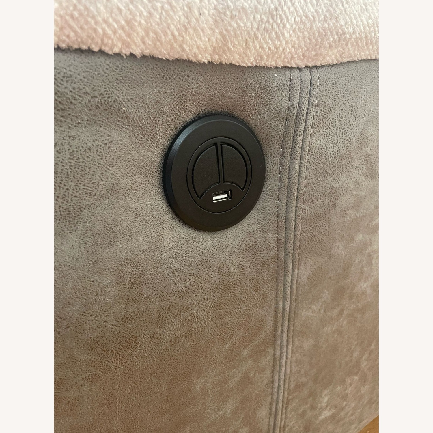 Sonoma Reclining Sofa incl USB Port - image-4