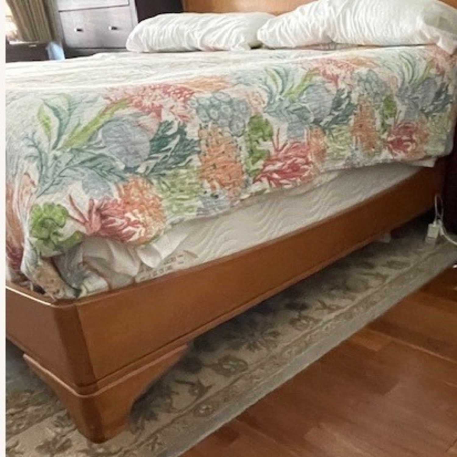 Sleigh Bed Cherry Wood  - image-3